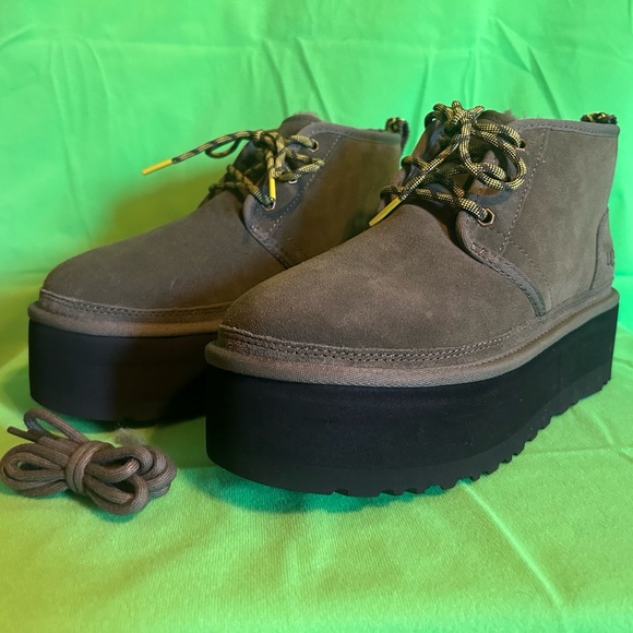 UGG W NEUMEL HERITAGE PLATFORM Size 9 only worn 1x. - Picture 4 of 4